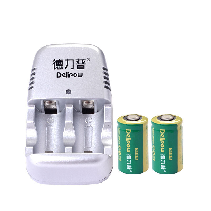 A Piece of Charger with A Pair of CR2 3.0V 800mAh Battery 15270 Li-ion Cell