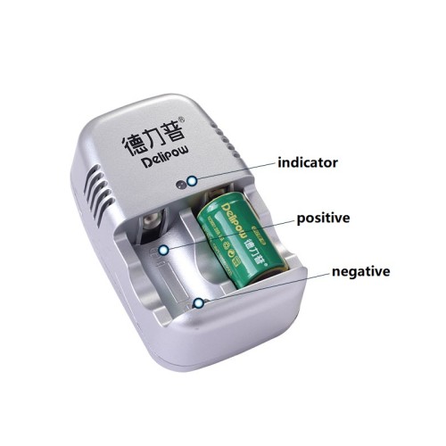 A Piece of Charger with A Pair of CR2 3.0V 800mAh Battery 15270 Li-ion Cell