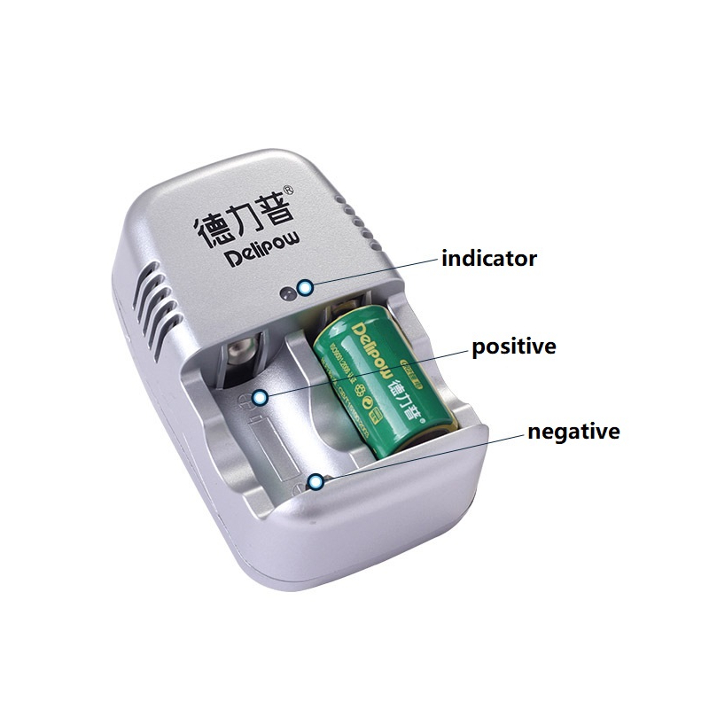 A Piece of Charger with A Pair of CR2 3.0V 800mAh Battery 15270 Li-ion Cell 